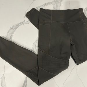 ATHLETA Moto Leggings Olive Green Pockets Small
